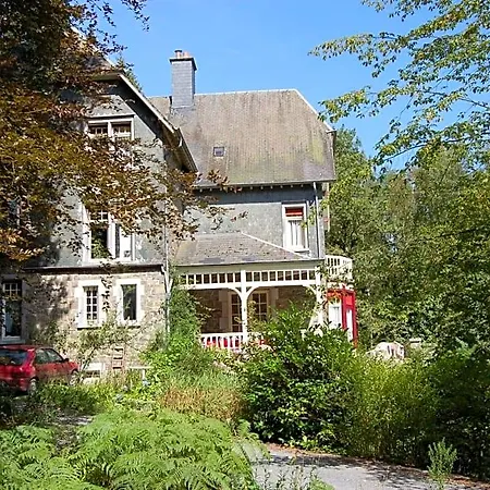 Les Genets Bed and breakfast Hatrival