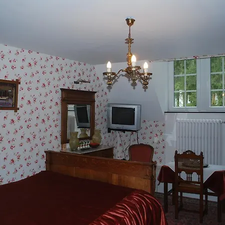 Les Genets Bed & Breakfast